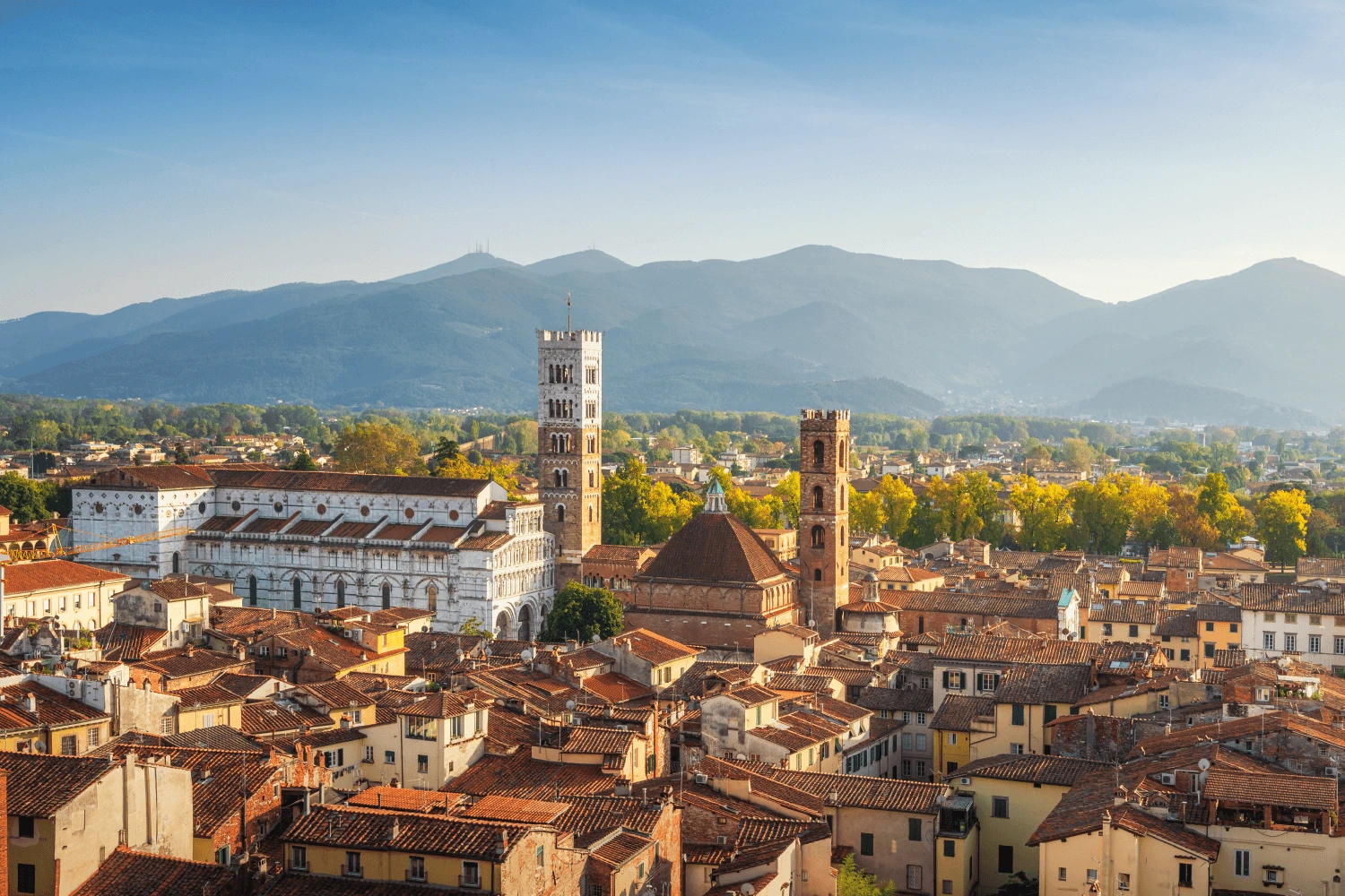 Lucca oltre i classici: itinerario tra arte e misteri