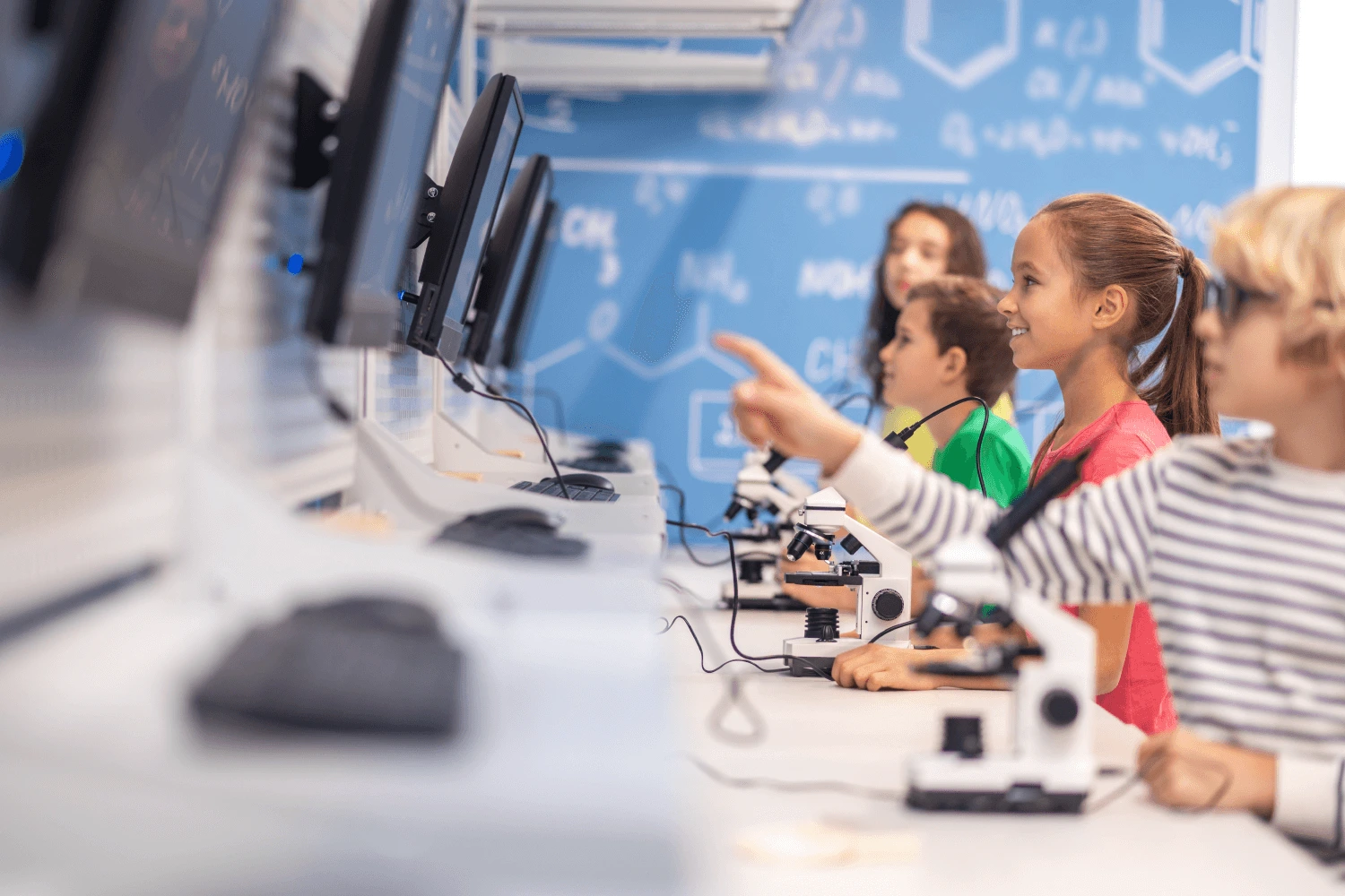 Scuola e intelligenza artificiale: Come l’istruzione sta cambiando